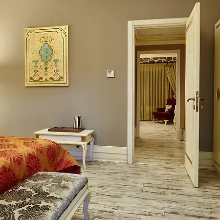 L'agora Old Town & Bazaar 3* איזמיר