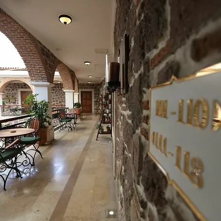 L'agora Old Town & Bazaar Hotel
