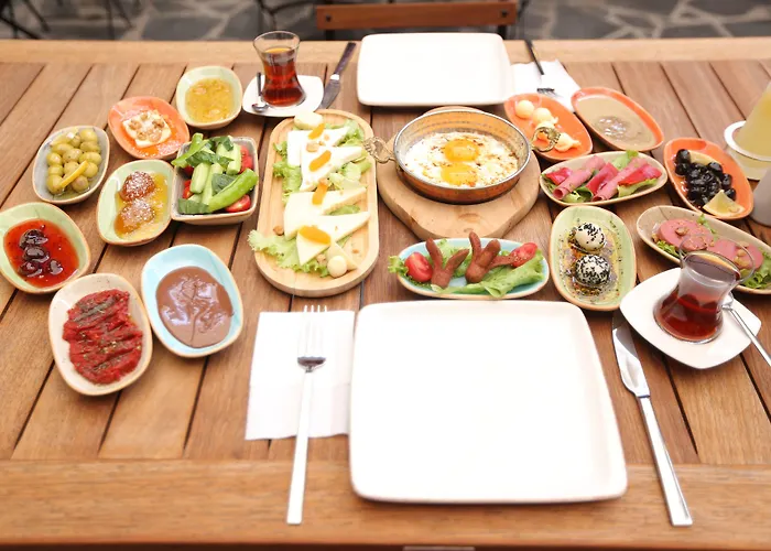 L'agora Old Town & Bazaar 3* איזמיר