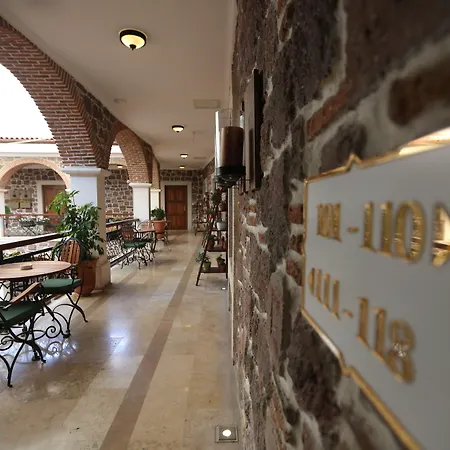 L'agora Old Town & Bazaar 3* İzmir