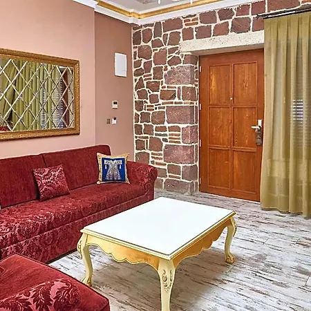 L'agora Old Town & Bazaar Hotel