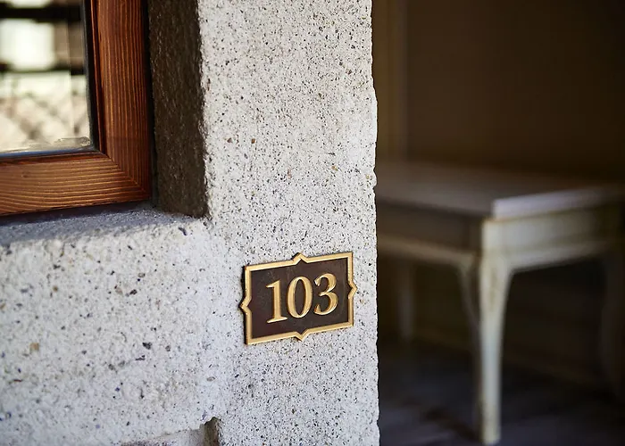 L'agora Old Town & Bazaar 3* Измир