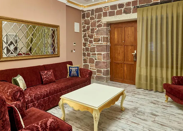 L'agora Old Town & Bazaar Отель 3*